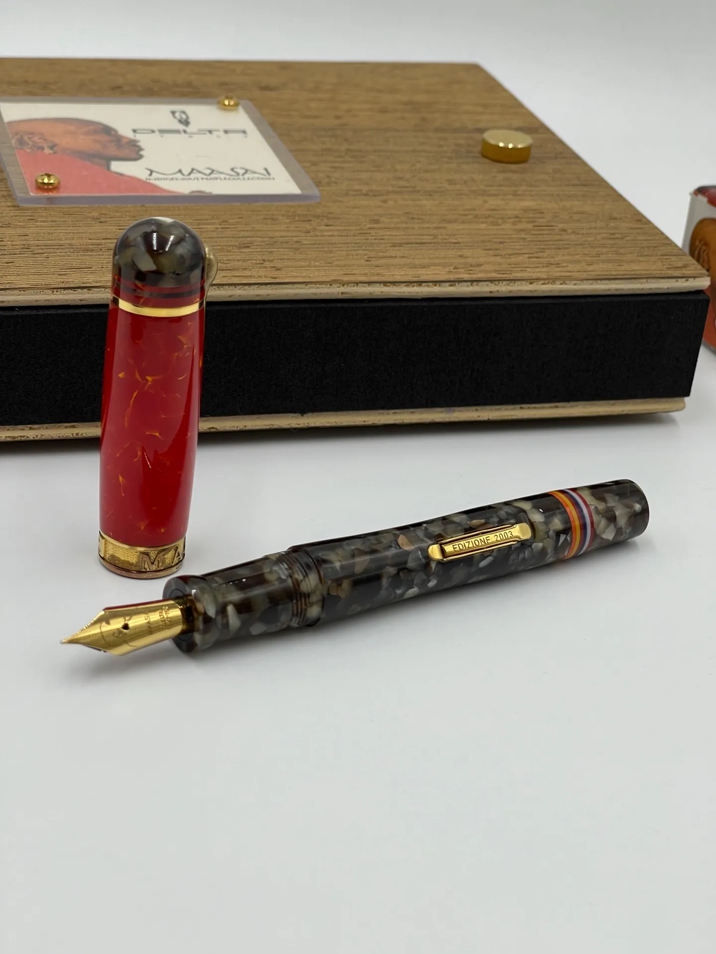 Ручка DELTA MASSAI, перо